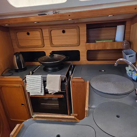 Voilier Atlantis Botel *