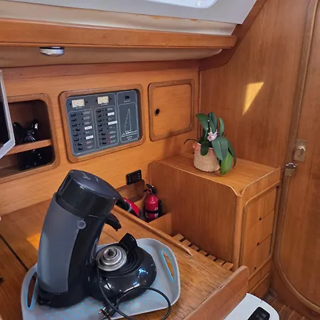 Botel Voilier Atlantis